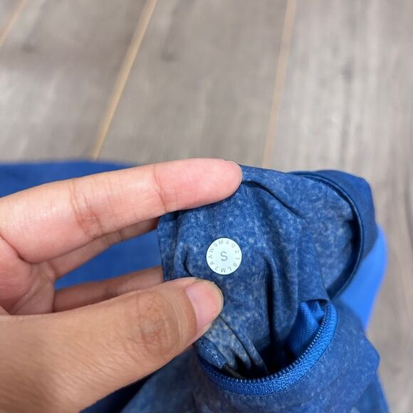 Lululemon T.H.E. Shorts Linerless 9" - Picture 4 of 4